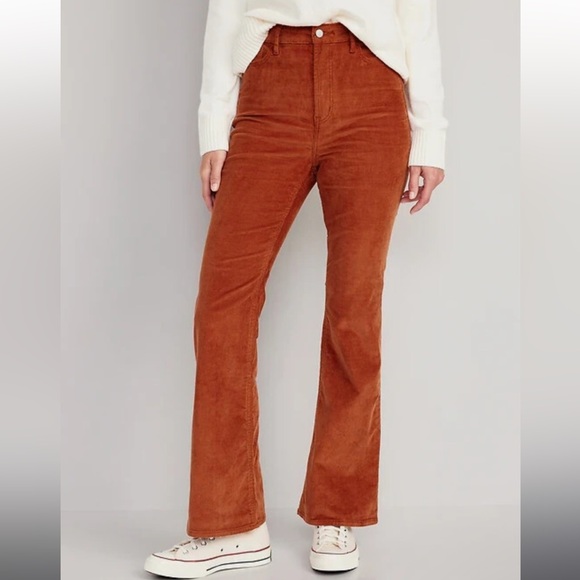 Old Navy Higher High-Rise Corduroy Flares in Rust Brown - Size 6 - Picture 2 of 12